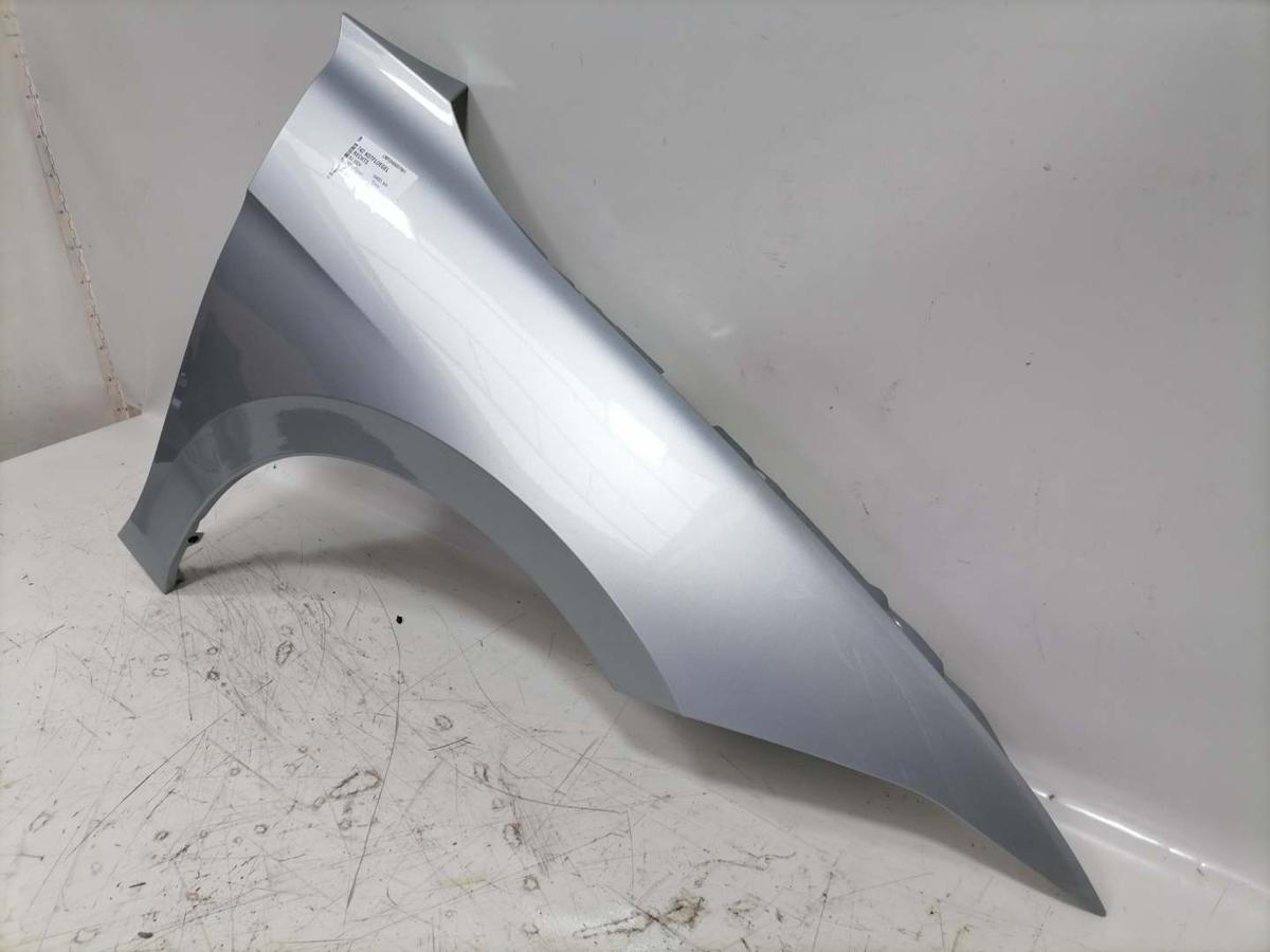 VW Passat B9 original Kotfl&uuml;gel vorn rechts LM7P Oyster Silver Bj.2024